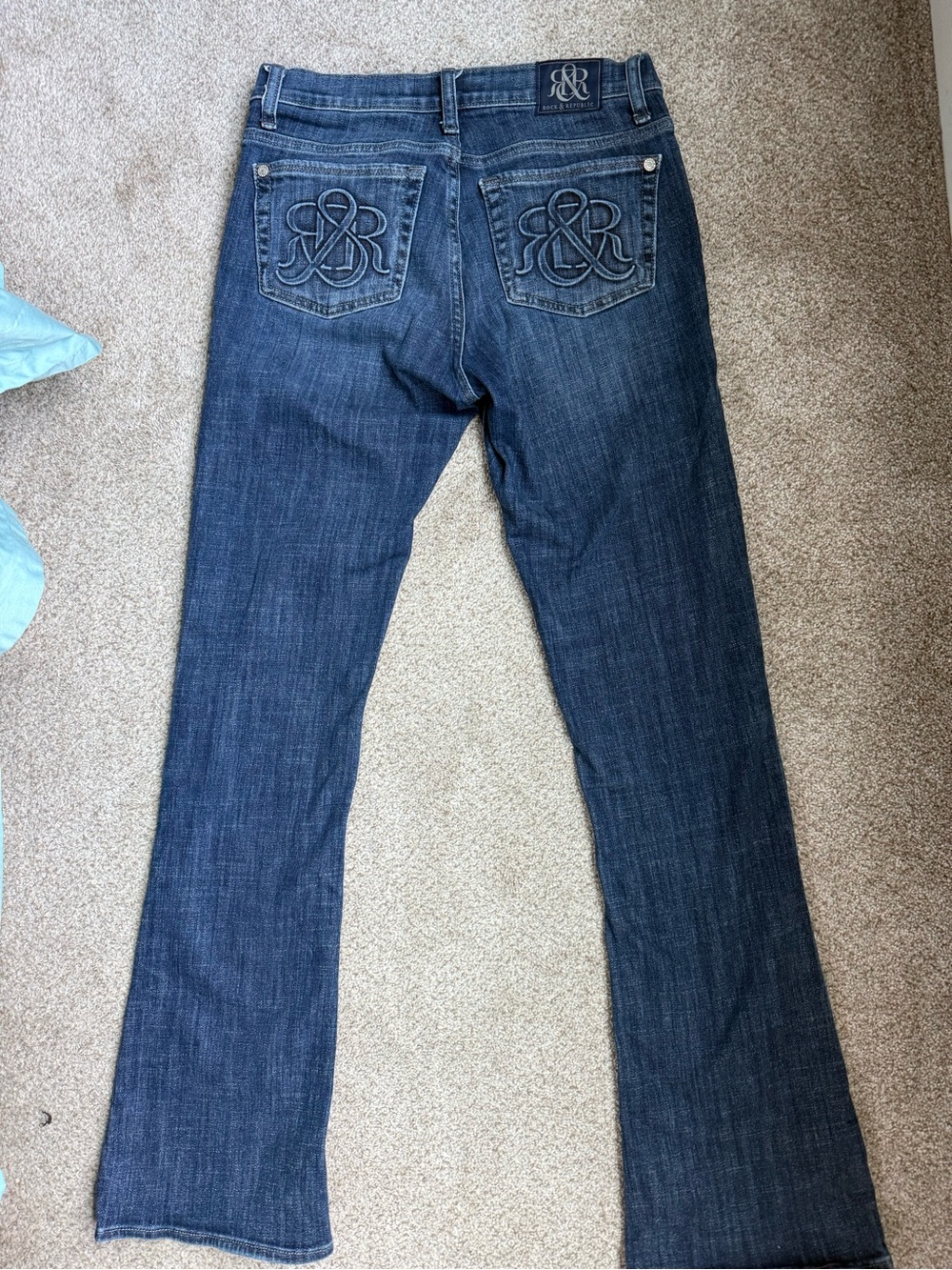 Rock & Republic Kassandra Denim Bootcut jeans with Embroidered Pockets size 8m